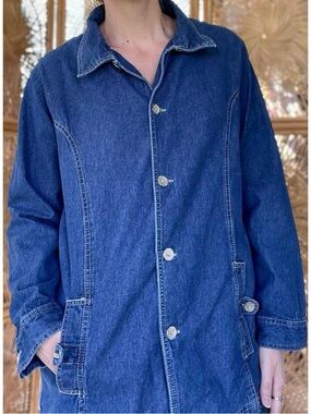 Vintage Tudor Court Lightweight Blue Denim Jacket with Button-up Front & Pockets